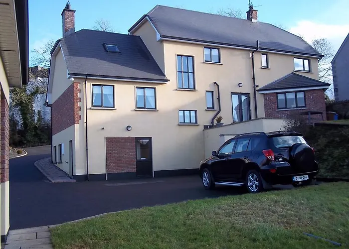 Grove 3* Monaghan